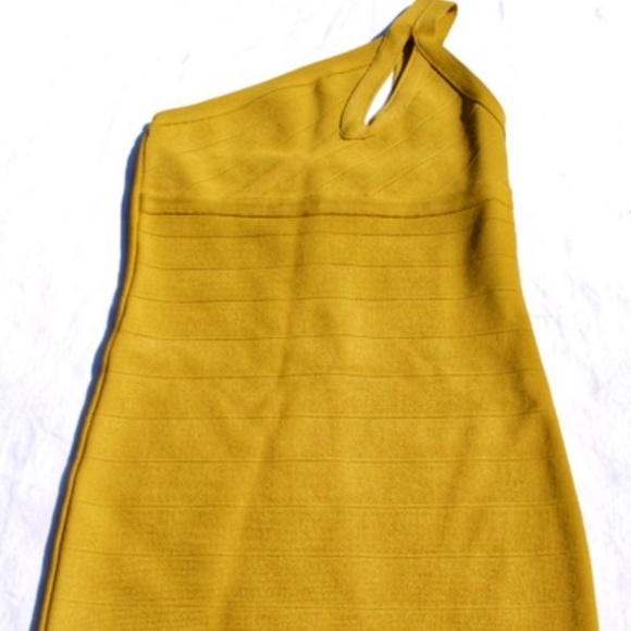 Never worn size small one strap dress from Guess. - Picture 4 of 4